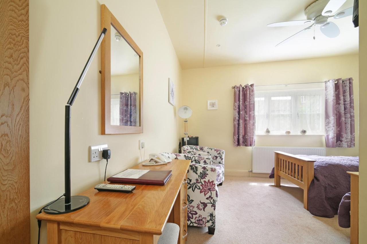 Masons Arms Hotel Montacute Екстериор снимка
