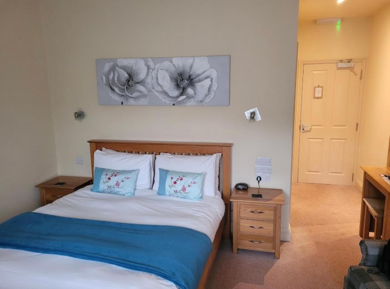 Masons Arms Hotel Montacute Екстериор снимка